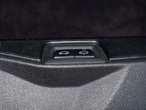 Used 2024 BMW X5 xDrive50e image 11