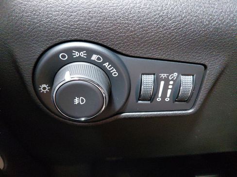Used 2025 Jeep Compass Limited AWD/4WD image 34