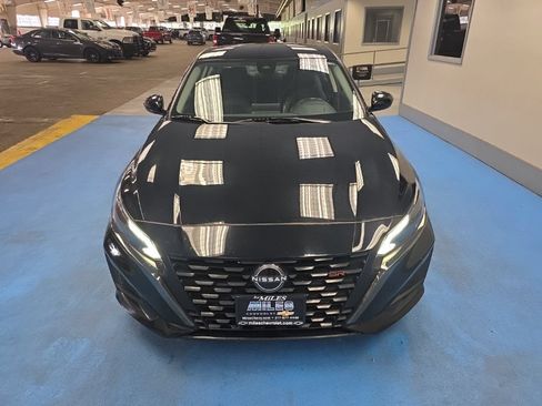 Used 2024 Nissan Altima 2.5 SR FWD image 13