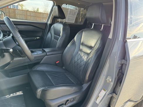 Used 2022 Nissan Rogue Platinum w/ Head-Up Display Package image 25