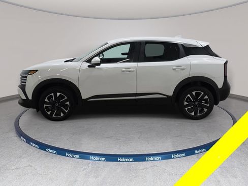 Used 2025 Nissan Kicks SV AWD/4WD image 9