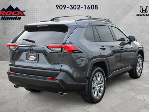 Used 2025 Toyota RAV4 XLE Premium FWD image 6