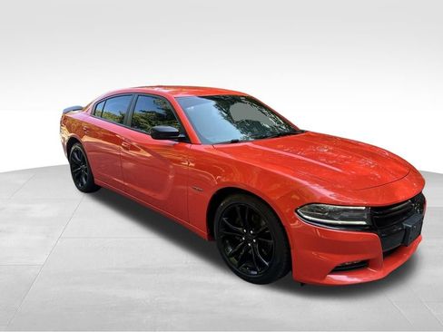 Used 2016 Dodge Charger R/T w/ Navigation & Travel Group RWD image 8
