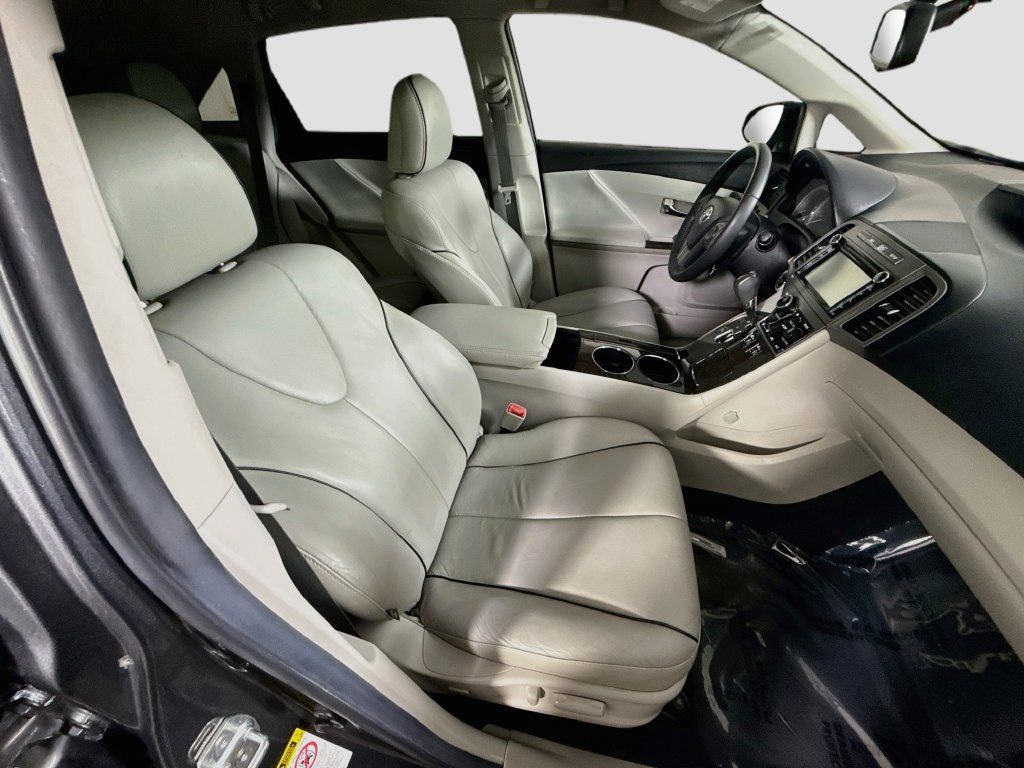 Used 2014 Toyota Venza XLE AWD/4WD image 30