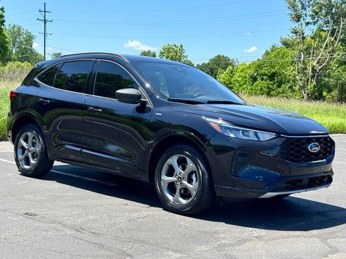 Certified 2023 Ford Escape ST-Line w/ Tech Pack #1 AWD/4WD image 4