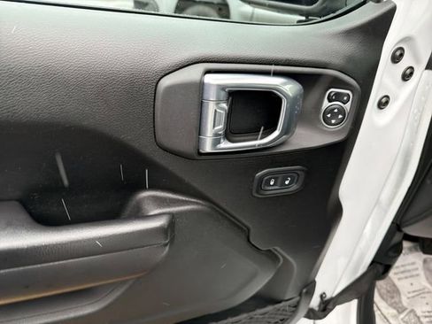 Used 2021 Jeep Wrangler Unlimited Sport image 15