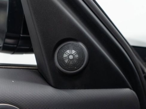 Used 2023 Land Rover Discovery S R-Dynamic image 21