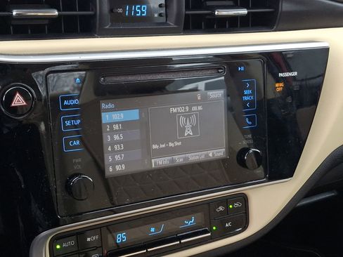 Used 2017 Toyota Corolla LE image 14