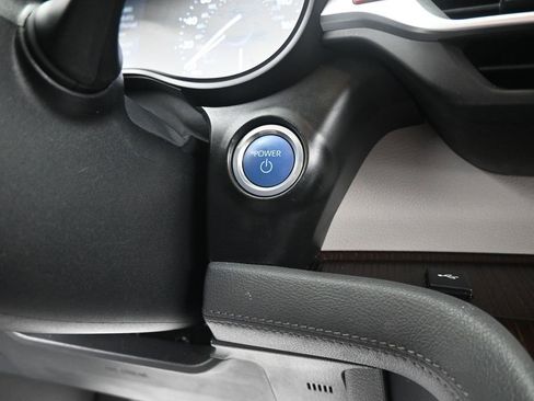 Used 2023 Toyota Sienna XLE image 24