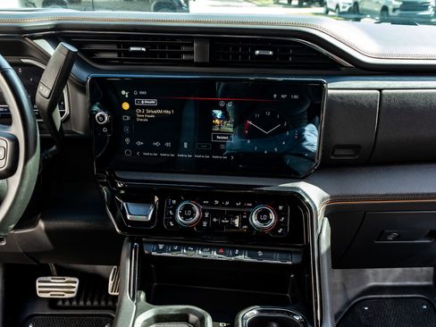 Used 2024 GMC Sierra 3500 AT4 w/ AT4 Premium Plus Package image 23