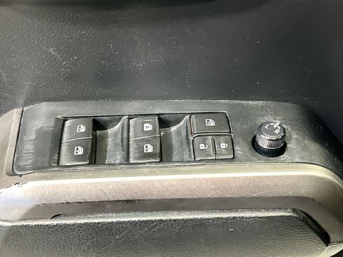 Used 2020 Toyota Tacoma SR5 image 16