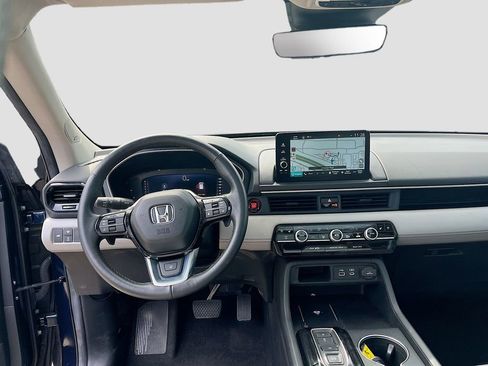 Used 2025 Honda Pilot Elite image 24