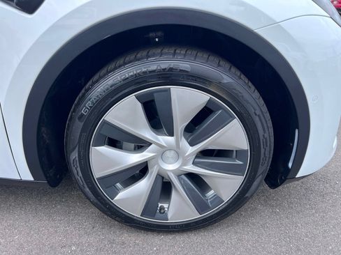 Used 2020 Tesla Model Y Long Range AWD/4WD image 14
