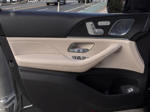 Used 2020 Mercedes-Benz GLE 350 4MATIC w/ Premium Package image 13