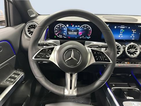Certified 2024 Mercedes-Benz GLB 250 4MATIC image 17
