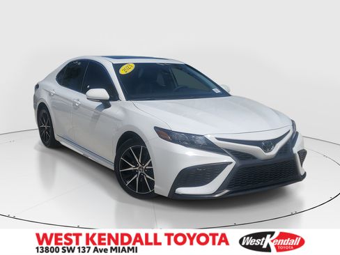 Certified 2023 Toyota Camry SE w/ Convenience Package FWD image 1