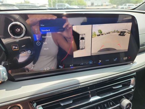 New 2025 Chevrolet Traverse LT w/ Enhanced Driving Package image 23