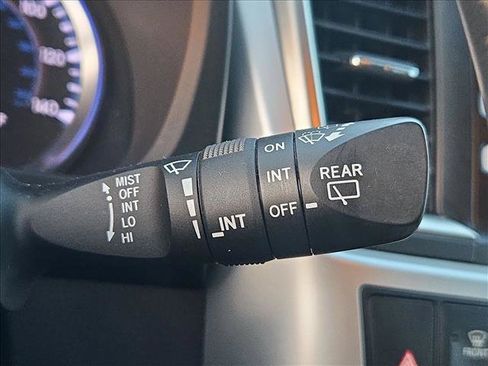 Used 2016 Toyota Highlander XLE FWD image 11