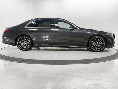 Used 2022 Mercedes-Benz S 580 4MATIC Sedan w/ AMG Line Package image 36
