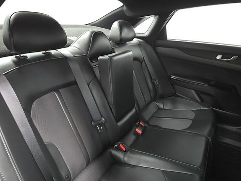 Used 2023 Kia K5 GT-Line image 16