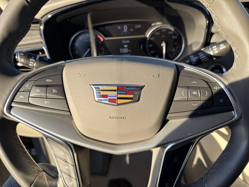 Used 2021 Cadillac XT5 Premium Luxury image 14