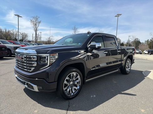 Used 2023 GMC Sierra 1500 Denali w/ Denali Reserve Package AWD/4WD image 9