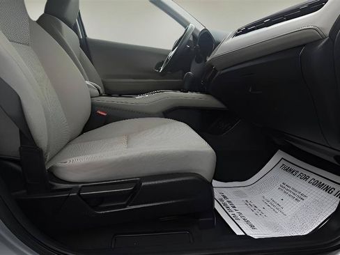 Used 2018 Honda HR-V EX image 29