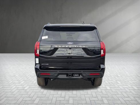 New 2026 Ford Expedition Active image 9