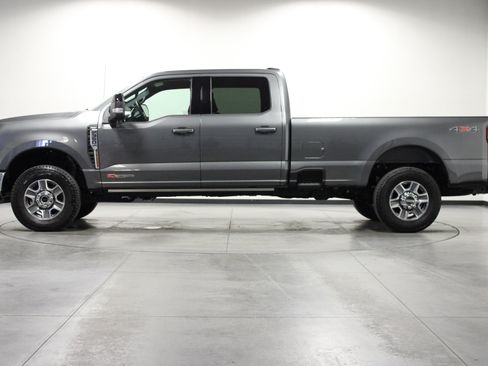 Used 2025 Ford F350 Lariat w/ Lariat Ultimate Package AWD/4WD image 7