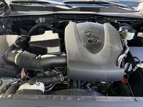 Used 2019 Toyota Tacoma SR w/ SX Package RWD image 37
