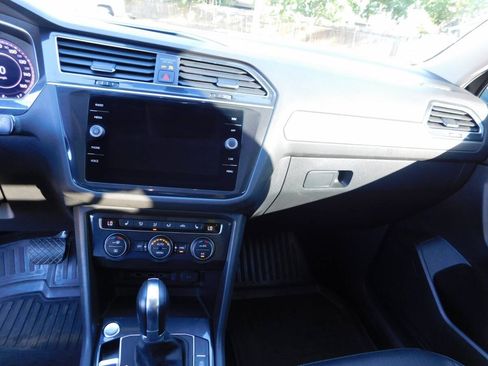 Used 2019 Volkswagen Tiguan SEL w/ 3rd Row Seat Package AWD/4WD image 7
