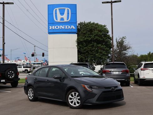 Used 2024 Toyota Corolla LE FWD image 1