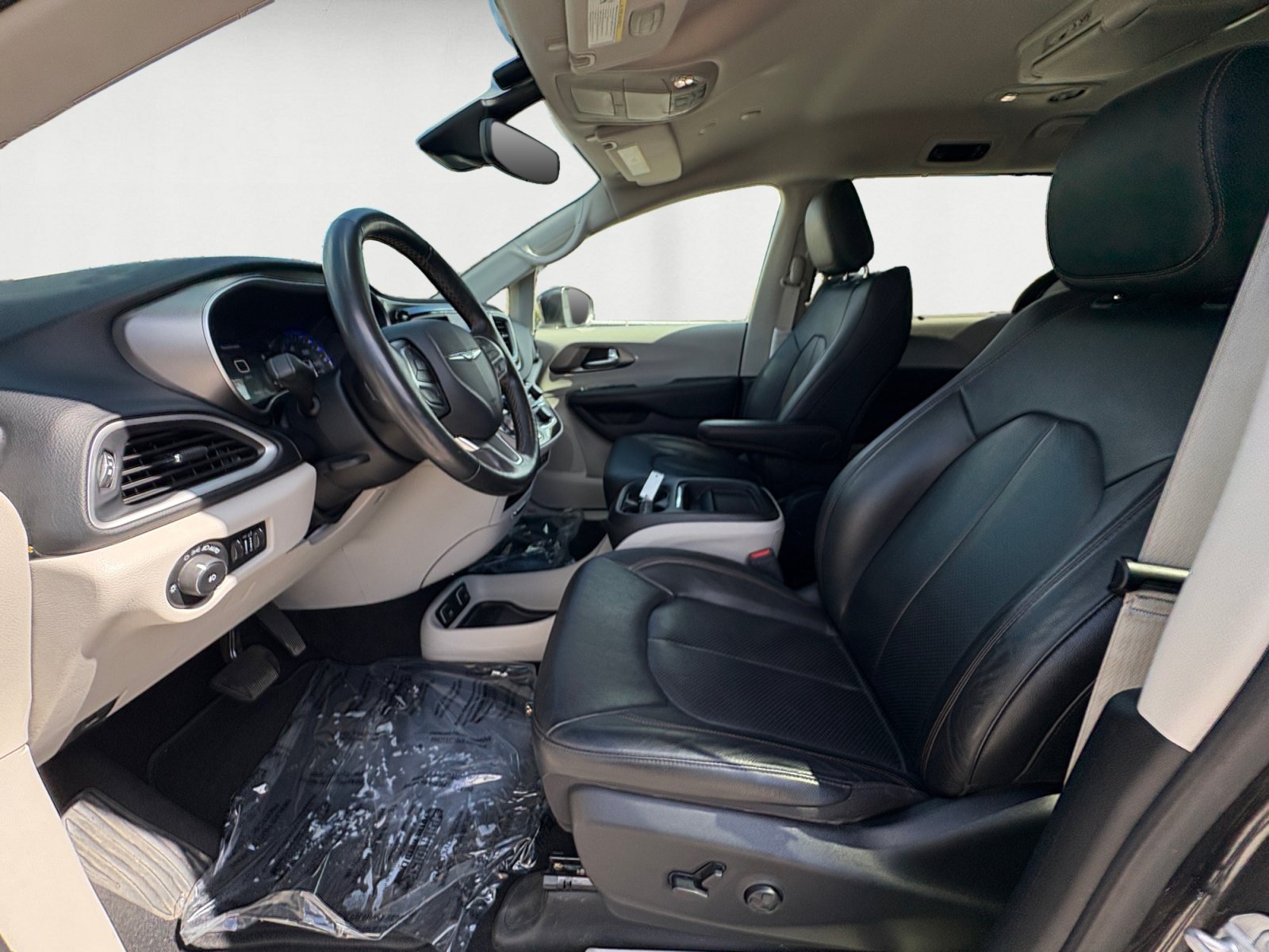 Used 2020 Chrysler Pacifica Touring-L w/ Advanced Safetytec Group FWD image 10