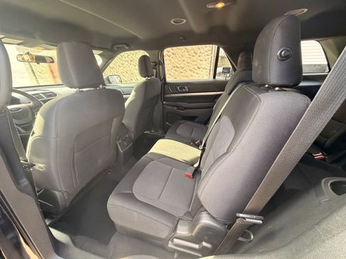 Used 2019 Ford Explorer XLT image 25
