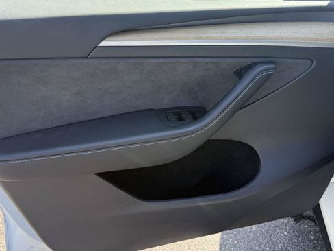 Used 2023 Tesla Model Y Long Range AWD/4WD image 19