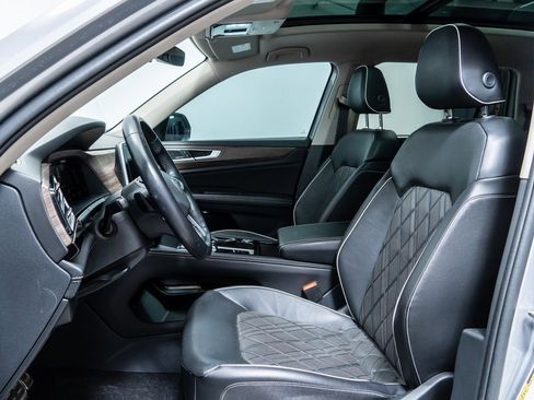 Used 2024 Volkswagen Atlas SEL Premium R-Line image 5