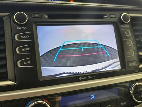 Used 2015 Toyota Highlander XLE AWD/4WD image 38