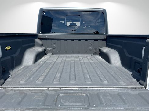Used 2022 Jeep Gladiator Sport AWD/4WD image 11