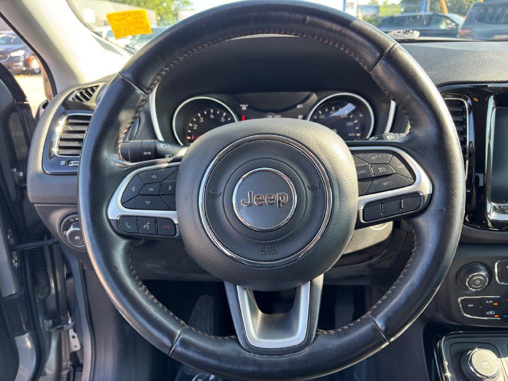 Used 2020 Jeep Compass Limited AWD/4WD image 30