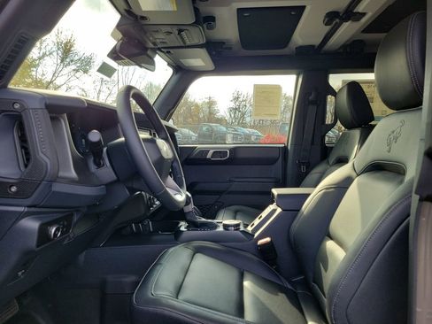 New 2025 Ford Bronco Badlands image 16
