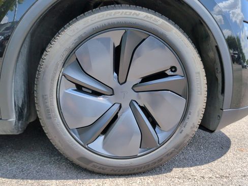 Used 2026 Tesla Model Y AWD image 13