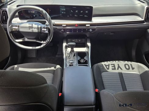 Certified 2026 Kia Sorento LX FWD image 13