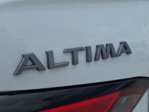 Used 2024 Nissan Altima 2.5 S image 10