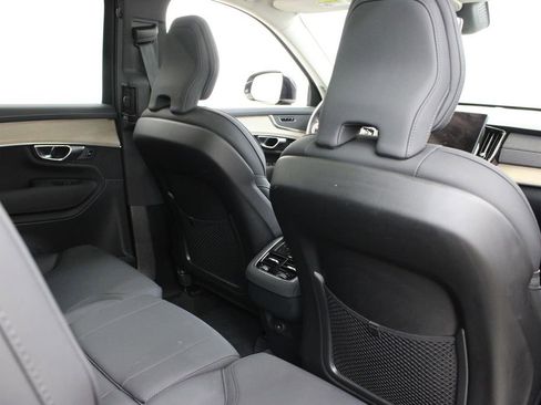 Certified 2025 Volvo XC90 B6 Plus image 22
