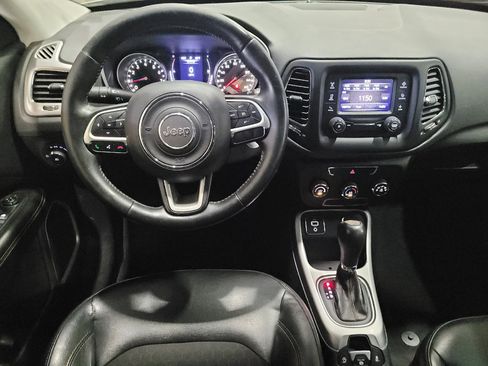 Used 2018 Jeep Compass Latitude FWD image 22