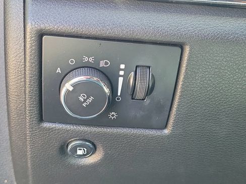 Used 2019 Jeep Grand Cherokee Limited AWD/4WD image 24
