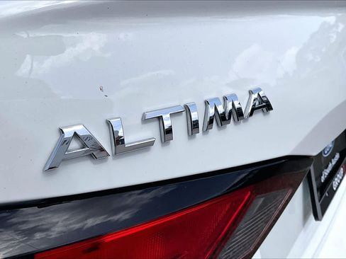Used 2022 Nissan Altima 2.5 SR FWD image 10