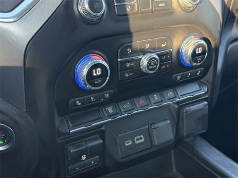 Used 2023 GMC Sierra 3500 SLT w/ SLT Convenience Package image 29