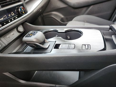 Used 2023 Nissan Rogue SV image 20