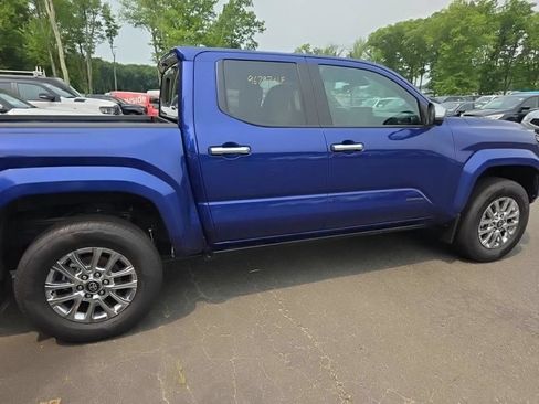 Used 2025 Toyota Tacoma Limited AWD/4WD image 8